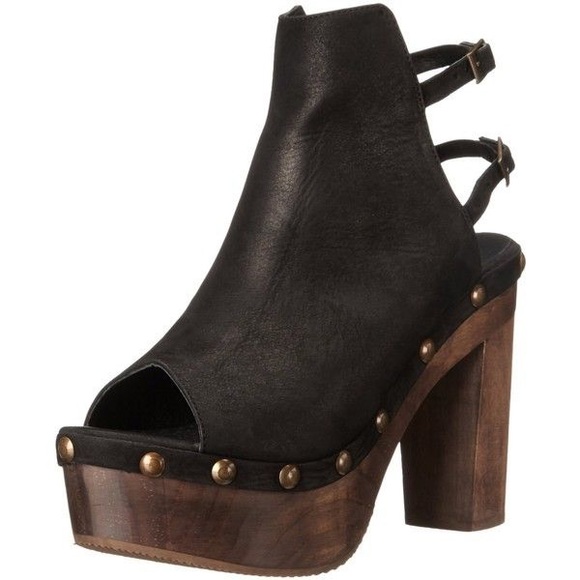 five worlds by cordani